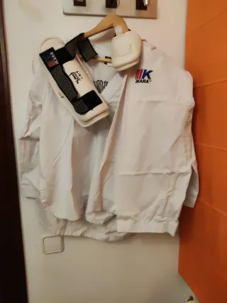 Traje Taekwondo T-P con Protecciones