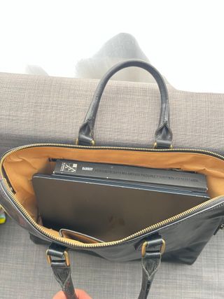 Bolso de piel negro