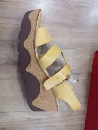 Sandalias cuña amarillas talla 39