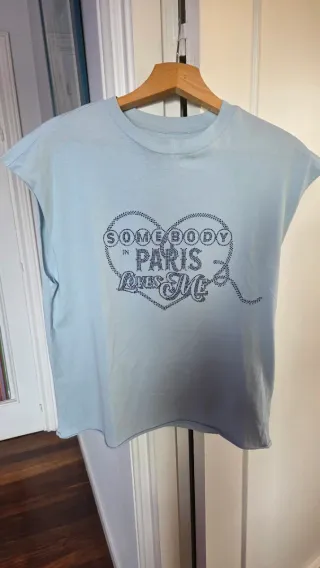 Camiseta azul Somebody in Paris Loves Me