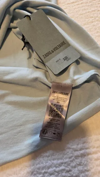 Camiseta azul Somebody in Paris Loves Me