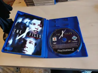 The X Files Resist or Serve PS2 Completo