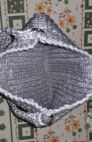 Borsetta elegante argento con bottone gioiello