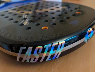 Pala de pádel Puma Nova Pro 2025 Momo.