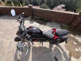 Zontes U125 Negra y Roja