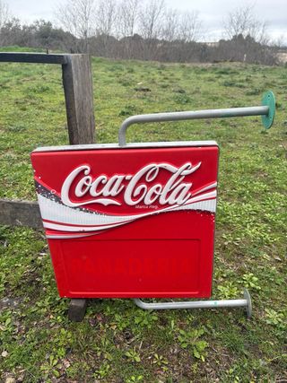 Cartel Coca-Cola Relieve Luminoso