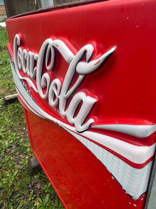 Cartel Coca-Cola Relieve Luminoso