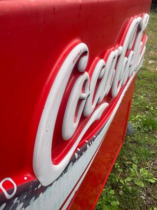 Cartel Coca-Cola Relieve Luminoso