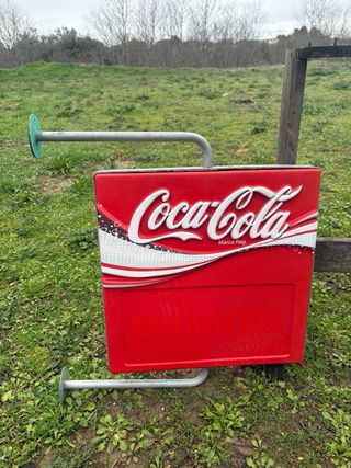 Cartel Coca-Cola Relieve Luminoso