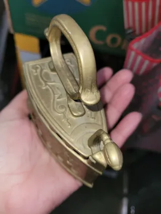 Plancha antigua de bronce