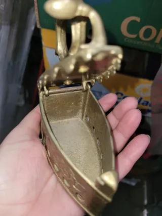 Plancha antigua de bronce