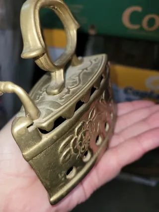 Plancha antigua de bronce