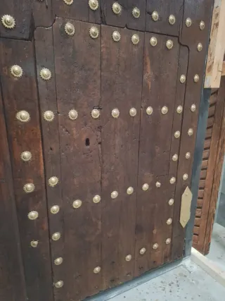 Portón antiguo madera  doble puertas impresionante