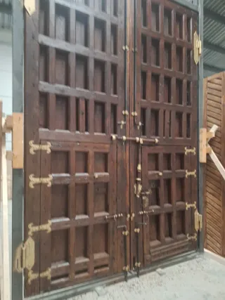 Portón antiguo madera  doble puertas impresionante