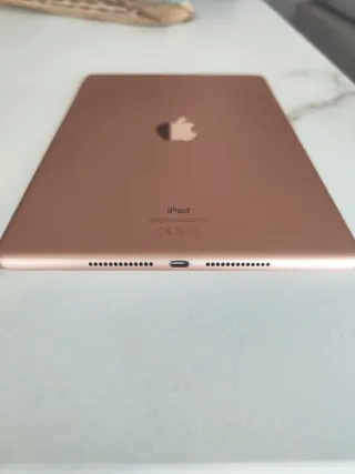iPad 8ª Gen 128GB Rosa + teclado logitech