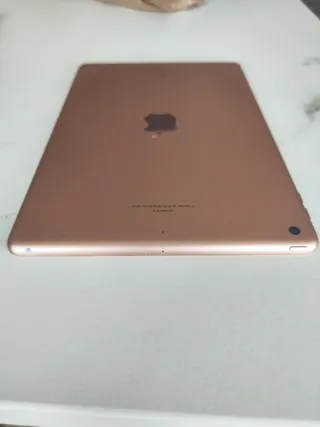 iPad 8ª Gen 128GB Rosa + teclado logitech