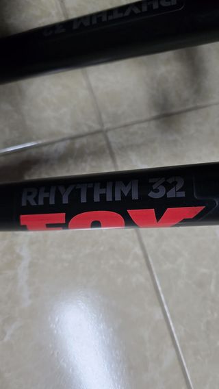 Suspensão Fox Rhythm 32
