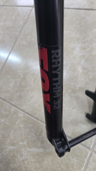 Suspensão Fox Rhythm 32
