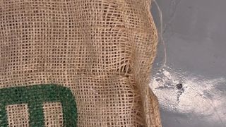 Lote 3 sacos de yute con letras verdes