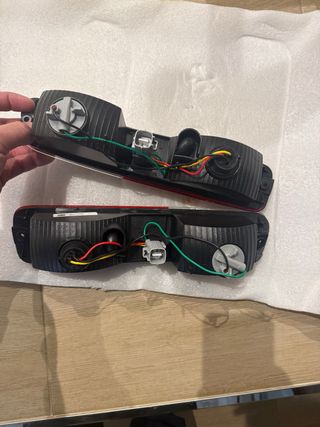 Pilotos traseros Mitsubishi Montero