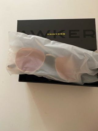 Gafas de sol Hawkers doradas y rosas