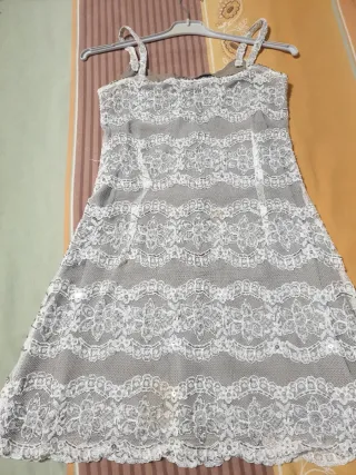 Precioso Vestido fiesta mini encaje con pedrería