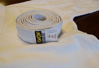 Traje de artes marciales marciales Kwon blanco