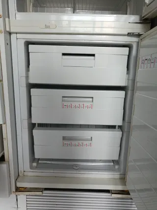 Nevera blanca marca Teka.