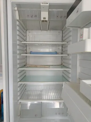 Nevera blanca marca Teka.