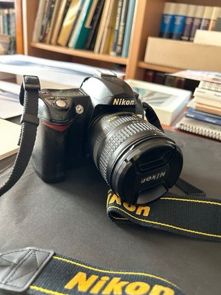 Cámara Réflex Nikon D70 + Objetivo
