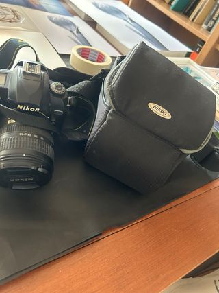 Cámara Réflex Nikon D70 + Objetivo