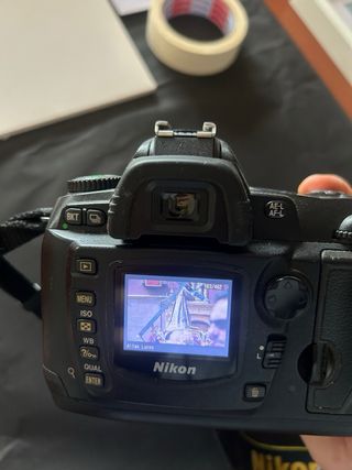 Cámara Réflex Nikon D70 + Objetivo