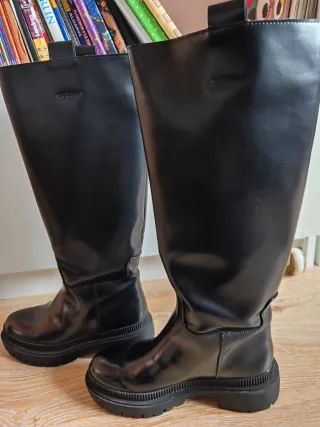 Botas altas negras suela track