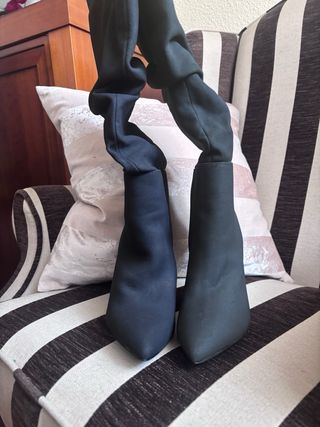 Botas tacón caña fruncida negras