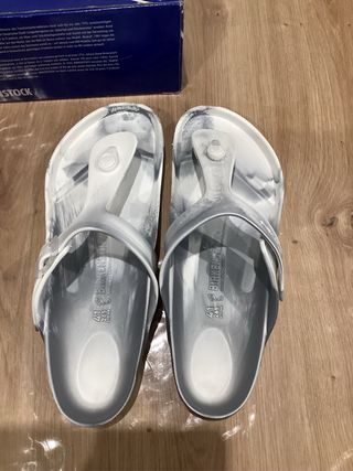 Chanclas Birkenstock Gris y Blanco