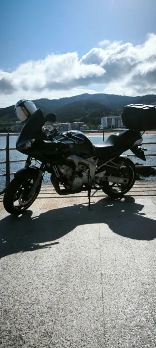 Yamaha FZ6-S Negra año 2006 90.000 km