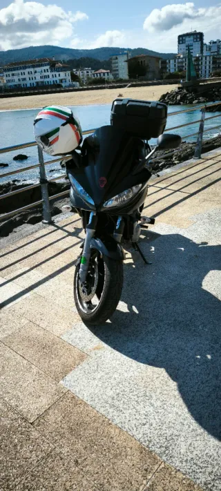 Yamaha FZ6-S Negra año 2006 90.000 km