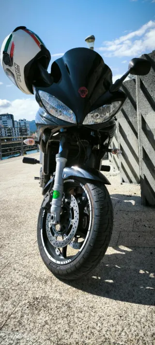 Yamaha FZ6-S Negra año 2006 90.000 km