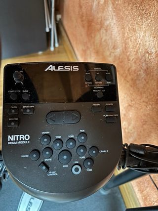 Batería Electrónica Alesis Nitro Mesh Kit