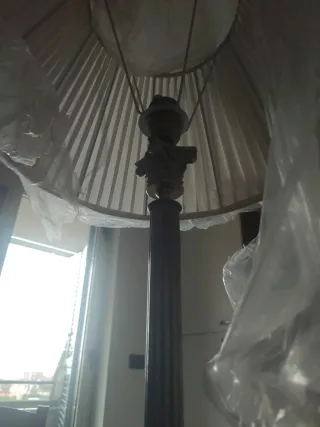 Lume da camera da letto con abatjour in raso