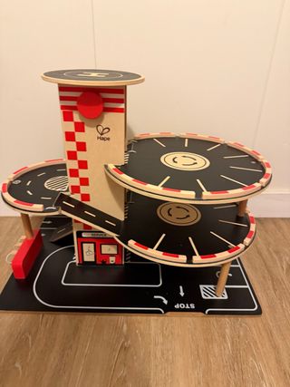 Parking Hape de madera