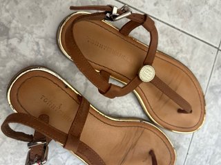 Sandalias Tommy Hilfiger Marrones y Doradas