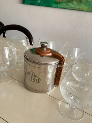 Copas y cubitera Cardhu