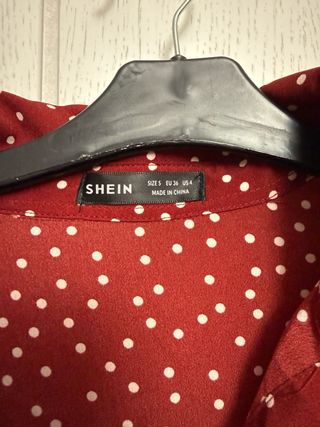 Vestido SHEIN rojo lunares