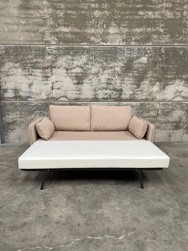 Sofá cama Tanit beige y patas de madera maciza de haya con acabado natural 210 cm FSC Mix Credit