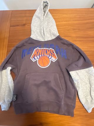 Lote 4 Sudaderas Jordan y Knicks 11-12 ,12-13 años