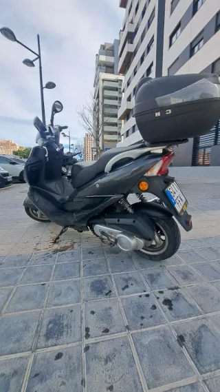 Kymco Beta & Win 125 Scooter Negra