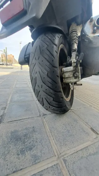 Kymco Beta & Win 125 Scooter Negra