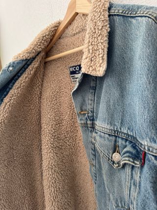 Chaqueta vaquera MCQ con forro sherpa