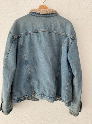 Chaqueta vaquera MCQ con forro sherpa